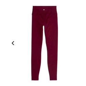 Wunder under lululemon leggings in Maroon